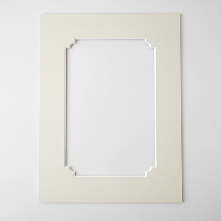 Passe-partout Cordoba ze dekoracyjnymii narożnikami.