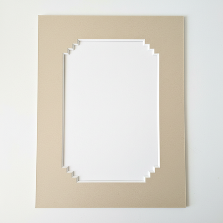 Passe-partout Edinburgh ze dekoracyjnymii narożnikami.