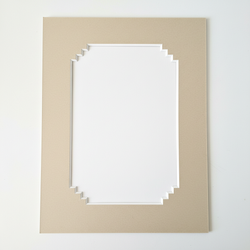 Passe-partout Edinburgh ze dekoracyjnymii narożnikami.